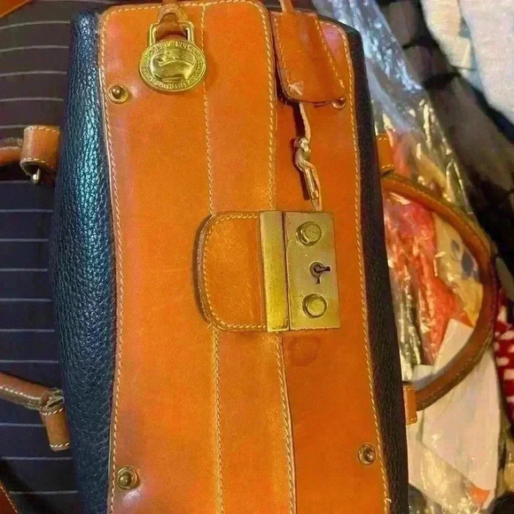 Dooney & Bourke Vintage Doctor Satchel - Picture 2 of 14